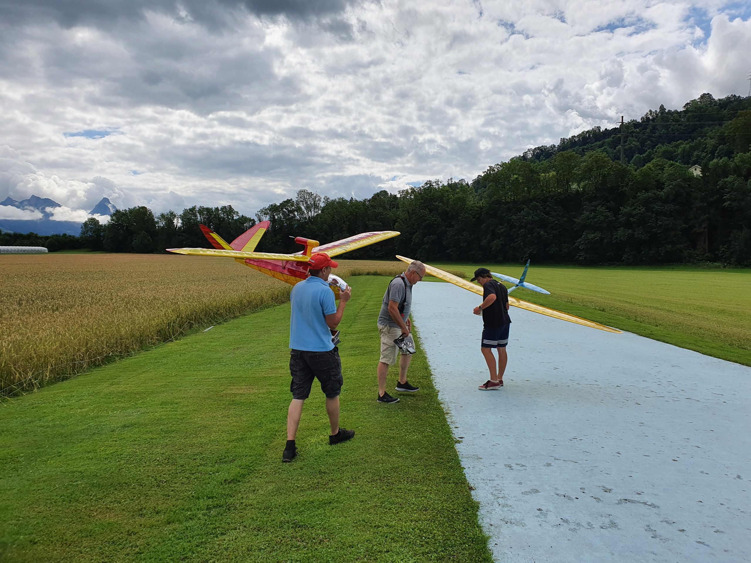 Ab auf's Flugfeld